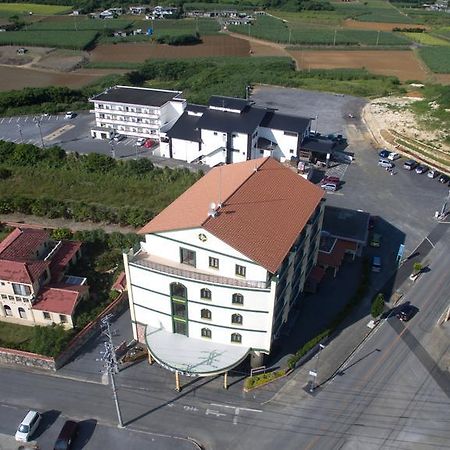 Hotel Castlevillage Miyakojima Extérieur photo