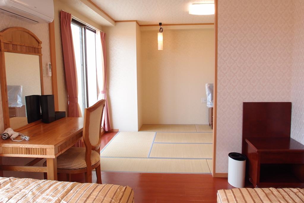 Hotel Castlevillage Miyakojima Chambre photo