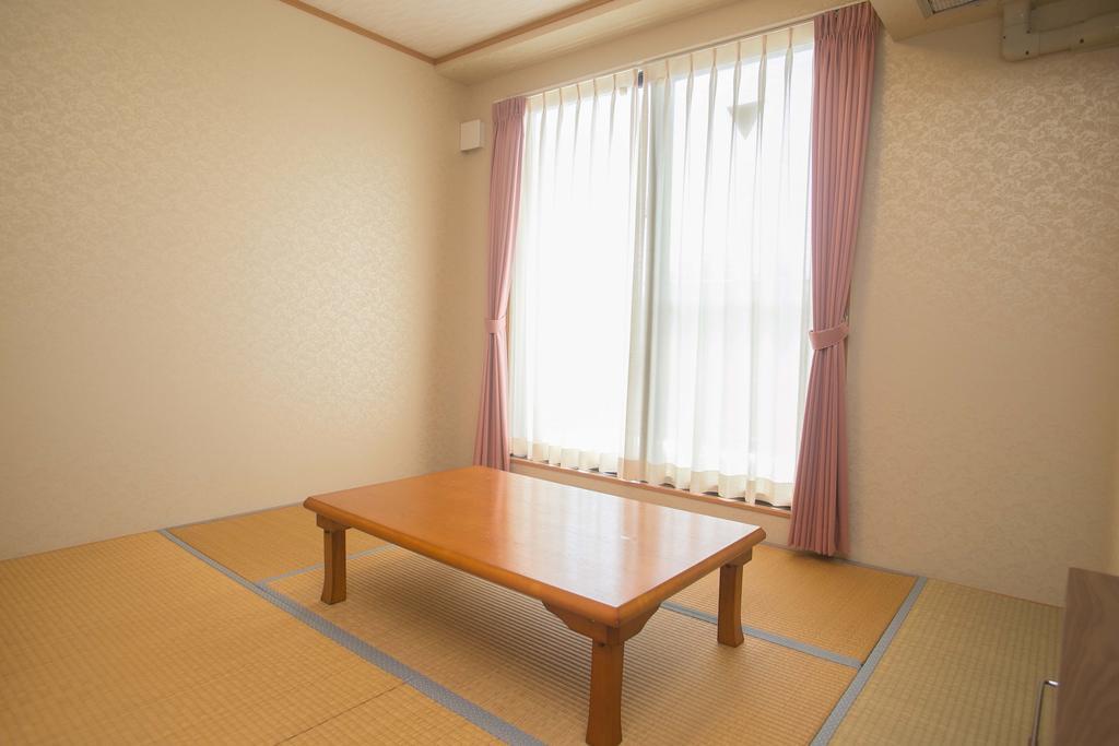 Hotel Castlevillage Miyakojima Extérieur photo