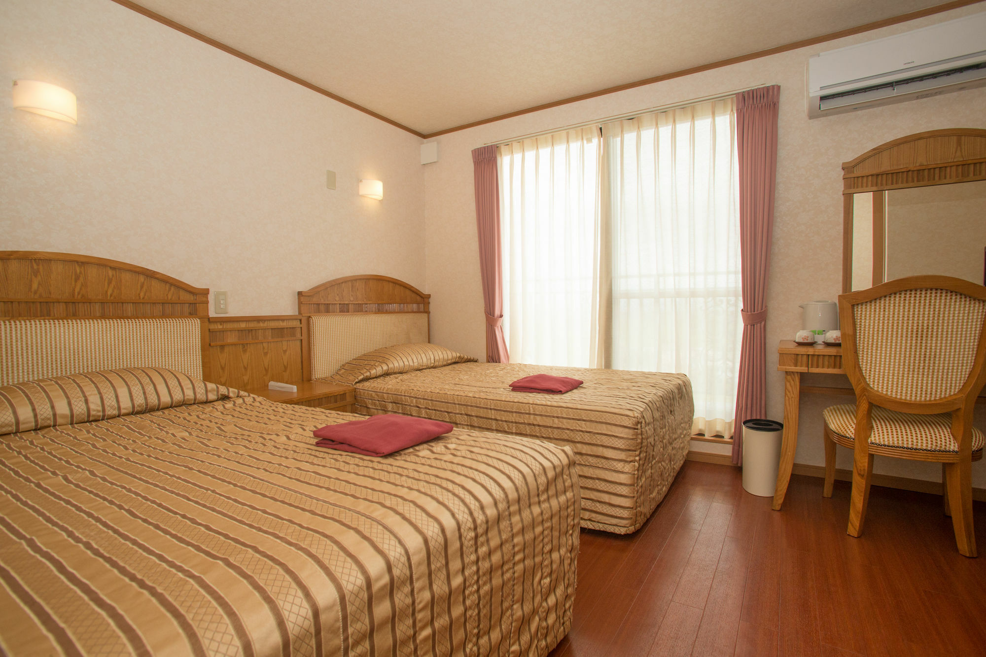 Hotel Castlevillage Miyakojima Extérieur photo